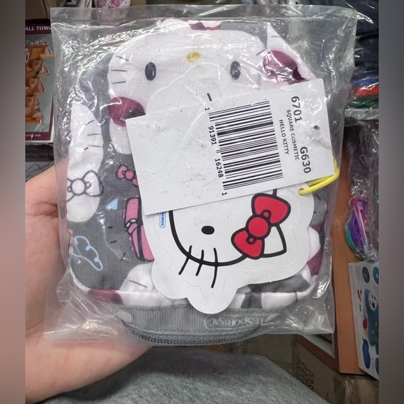 LeSportsac Hello Kitty Extra Small Rectangular Cosmetic Pouch G630 - Picture 1 of 2